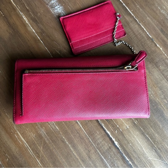 Authentic Prada Portafoglio Pattina
Large Saffiano Leather Wallet Fiery Red - Picture 7 of 16